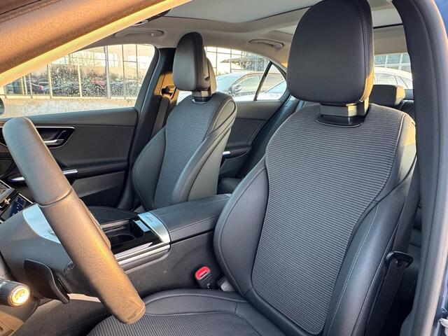 Mercedes-Benz C-KLASSE 300e AVANTGARDE ** HIGH LED, NAVI+, MEMORY, VERW. STUUR, SPIEGEL-PACK ** 1e EIG - Ex MB-AG - ¤ 19.200,= onder NP ** ** INFORMEER OOK NAAR ONZE AANTREKKELIJKE FINANCIAL-LEASE TARIEVEN **