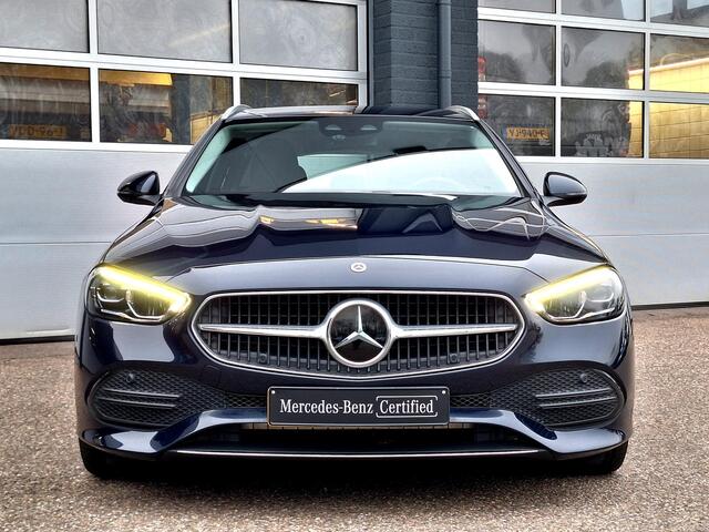 Mercedes-Benz C-KLASSE Estate 200 Luxury Line | Trekhaak | Rijassistentiepakket | Achteruitrijcamera | Sfeerverlichting | Stoelverwarming | Dodehoekassistentie | Elektrische achterklep