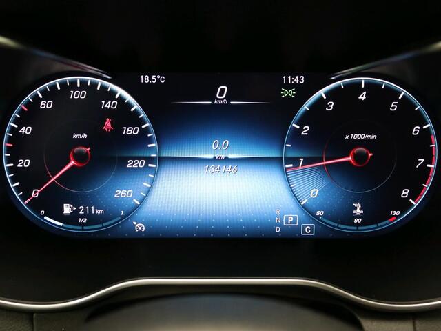 Mercedes-Benz C-KLASSE 180 Business Solution AMG AMG LIne | Night Pakket | Led Koplampen | Trekhaak | Achteruitrijcamera. Inclusief 24 maanden Mercedes-Benz Certified garantie voor Europa.