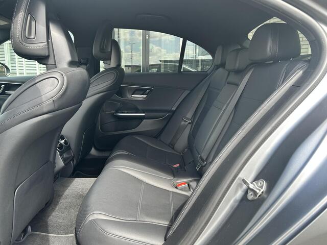 Mercedes-Benz C-KLASSE 300 e AMG Line | Massage | Apple Carplay | LED Koplampen |
