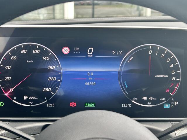 Mercedes-Benz C-KLASSE 300 e AMG Line | Massage | Apple Carplay | LED Koplampen |
