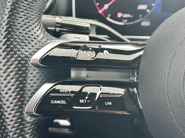 Mercedes-Benz C-KLASSE 300 e AMG Line | Massage | Apple Carplay | LED Koplampen |