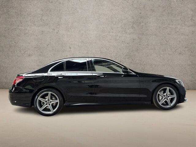 Mercedes-Benz C-KLASSE 180 AMG Sport 156Pk Automaat (NAVIGATIE, CAMERA, LEDER, ZWART HEMEL, STOELVERWARMING, SPORTSTOELEN, GETINT GLAS, NIEUWSTAAT)
