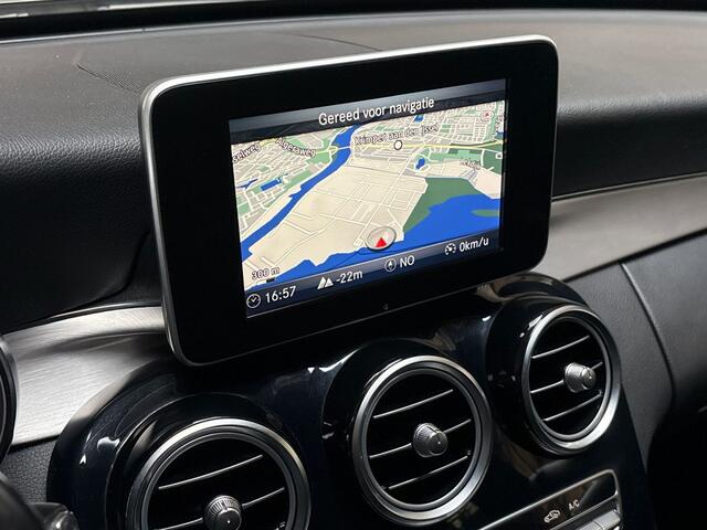 Mercedes-Benz C-KLASSE 180 AMG Sport 156Pk Automaat (NAVIGATIE, CAMERA, LEDER, ZWART HEMEL, STOELVERWARMING, SPORTSTOELEN, GETINT GLAS, NIEUWSTAAT)