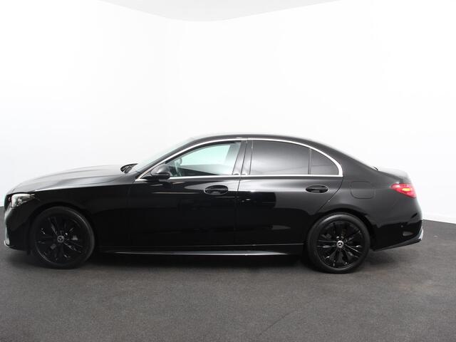 Mercedes-Benz C-KLASSE 300e AMG Line sedan Automaat | Climate control | Adaptieve cruise control | Parkeersensoren | Achteruitrijcamera | Sfeerverlichting | Stoelverwarming | Keyless | LED | Navigatie