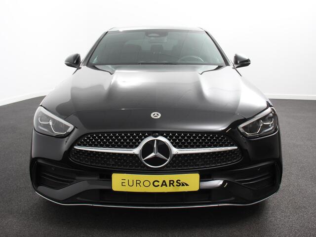 Mercedes-Benz C-KLASSE 300e AMG Line sedan Automaat | Climate control | Adaptieve cruise control | Parkeersensoren | Achteruitrijcamera | Sfeerverlichting | Stoelverwarming | Keyless | LED | Navigatie