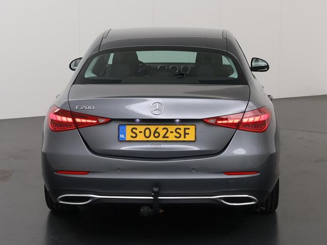 Mercedes-Benz C-KLASSE 200 Launch Edition Luxury Line | Sfeerverlichting | Stoelverwarming | Achteruitrijcamera |