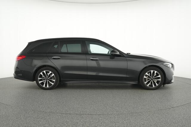 Mercedes-Benz C-KLASSE Estate 300 e AMG Plug-In Hybride AMG Line | Panorama Schuif-Kanteldak | Trekhaak | Digital Licht | Alarm | Parkeerpakket met 360°-camera. Inclusief 24 maanden Mercedes-Benz Certified garantie voor Europa.