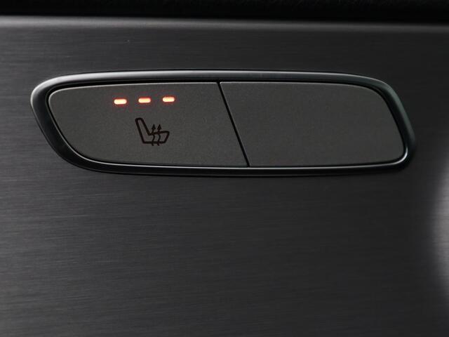Mercedes-Benz C-KLASSE 160 AMG Limited | Stoelverwarming | Leder/Alcantara | Trekhaak | Camera | Park Assist | Navigatie | Digitale Cockpit | Climate control | Cruise control | 18'' | Bluetooth