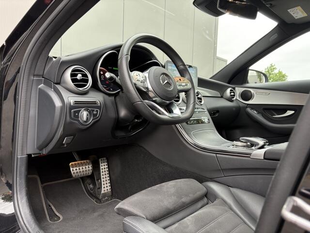 Mercedes-Benz C-KLASSE 300 e AMG - pano - camera - nap! - Apple CarPlay -
