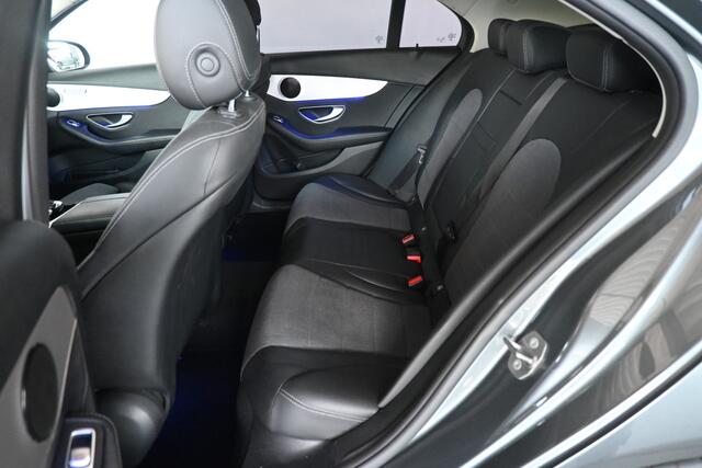 Mercedes-Benz C-KLASSE 180 Premium Plus Pack AMG Line Navigatie Clima Trekhaak Led Cruise CarPlay Ambient Lighting Inruil Mogelijk!