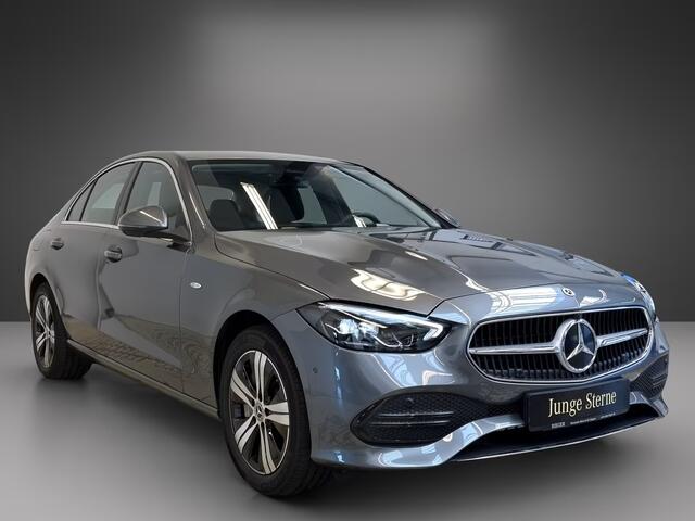 Mercedes-Benz C-KLASSE 300e AVANTGARDE ** HIGH-LED, MBUX+, TREKH, CAMERA, MEMORY ** 1e EIG - Ex MB-AG - UNFALLFREI ** ** INFORMEER OOK NAAR ONZE AANTREKKELIJKE FINANCIAL-LEASE TARIEVEN **