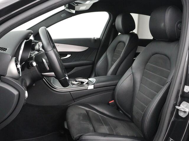 Mercedes-Benz C-KLASSE 300e Business Solution AMG Limited | SOH 82,2% | 360 Camera | Stoelverwarming | Leder/Alcantara | Carplay | Matrix LED | Navigatie | Cruise control | Park Assist | Sfeerverlichting | PHEV | Plug In