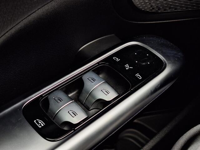 Mercedes-Benz C-KLASSE 300 e AMG Line | Night Pakket | Panoramadak | Memory pakket | Achteruitrijcamera | Sfeerverlichting | Dodehoekassistentie | Stoelverwarming | LED Koplampen