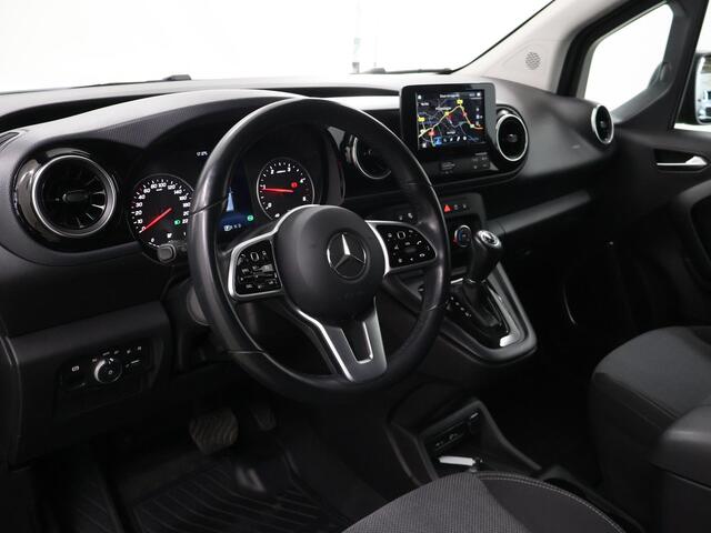 Mercedes-Benz CITAN 110 CDI | L1 | PRO | AUT. | LED | TREKHAAK | STOELVERWARMING | NAVIGATIE | CAMERA | PARKEERSENSOREN | METALLIC | LICHTMETALEN WIELEN | CARPLAY / ANDROID AUTO | DAB+ | MISTLAMPEN