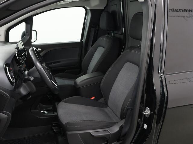 Mercedes-Benz CITAN 110 CDI | L1 | PRO | AUT. | LED | TREKHAAK | STOELVERWARMING | NAVIGATIE | CAMERA | PARKEERSENSOREN | METALLIC | LICHTMETALEN WIELEN | CARPLAY / ANDROID AUTO | DAB+ | MISTLAMPEN