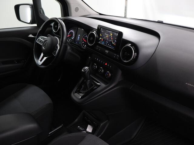 Mercedes-Benz CITAN 110 CDI | L1 | PRO | AUT. | LED | TREKHAAK | STOELVERWARMING | NAVIGATIE | CAMERA | PARKEERSENSOREN | METALLIC | LICHTMETALEN WIELEN | CARPLAY / ANDROID AUTO | DAB+ | MISTLAMPEN