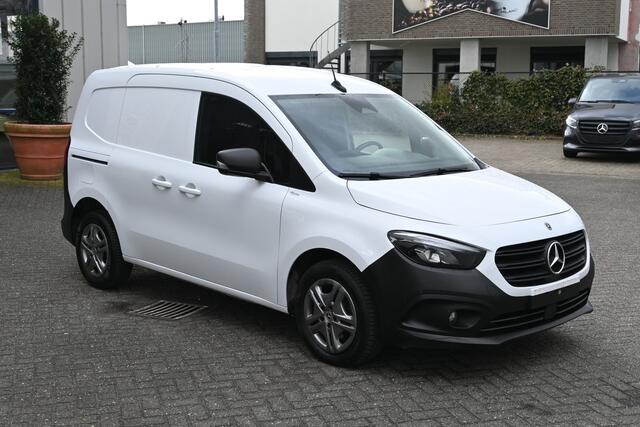 Mercedes-Benz CITAN 110 CDI L1 Pro 3 Zitplaatsen, LED, Camera