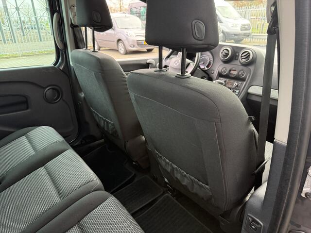 Mercedes-Benz CITAN Rolstoelauto / Scootmobielauto 112 Ambiente (Zeer nette MB Citan Automaat met kofferbaklift!)