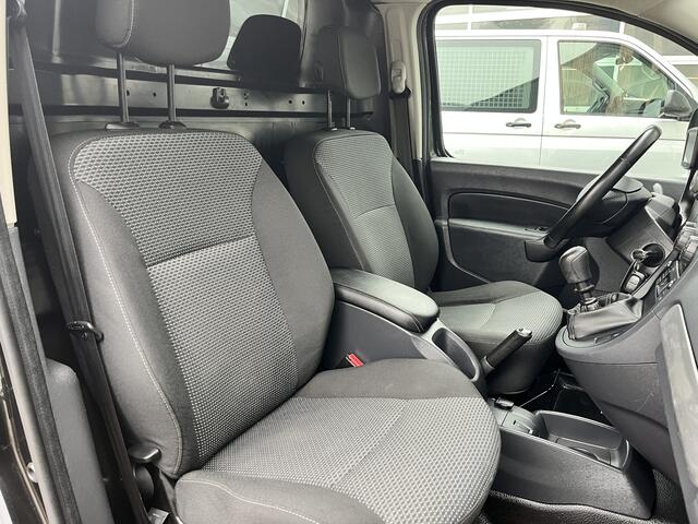 Mercedes-Benz CITAN 111 CDI BlueEFFICIENCY 110pk Airco Cruise controle Trekhaak 1050kg trekgewicht Telefoonverbinding 2-Persoons Zijruit Tomtom Bpm vrij voor particulier gebruik!!
