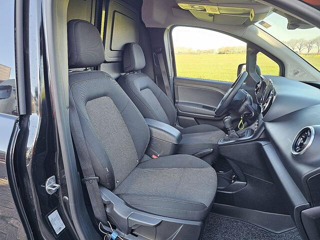 Mercedes-Benz CITAN 110 CDI L1 Pro L1 Pro Navi Mbux LED Trekhaak Airco Camera Stoelverwarming Lichtmetaal Euro6 95 PK!