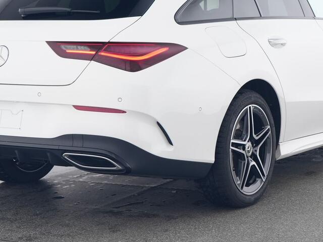 Mercedes-Benz CLA-KLASSE Shooting Brake 250 e AMG Face Lift Plug-In Hybride | AMG Line | Night Pakket | Trekhaak | Panorama Schuif-Kanteldak | Dodehoek Assist | Sfeerverlichting. Inclusief 24 maanden MB Certified garantie voor Europa.