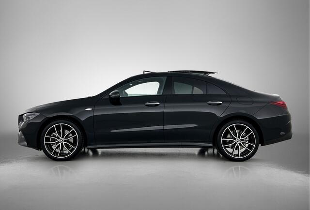 Mercedes-Benz CLA-KLASSE 250 e Business Solution AMG | Trekhaak | Nightpakket | AMG Line Plus pakket | Parkeerpakket met 360°-camera | KEYLESS GO | Head-up display | Dodehoekassistent | Stoelverwarming voor | Licht- en zicht pakket |