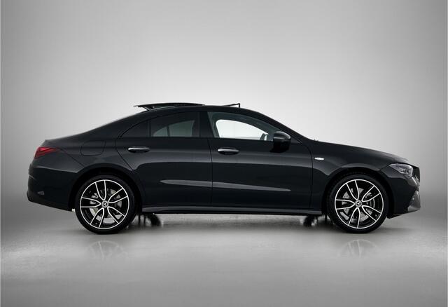 Mercedes-Benz CLA-KLASSE 250 e Business Solution AMG | Trekhaak | Nightpakket | AMG Line Plus pakket | Parkeerpakket met 360°-camera | KEYLESS GO | Head-up display | Dodehoekassistent | Stoelverwarming voor | Licht- en zicht pakket |