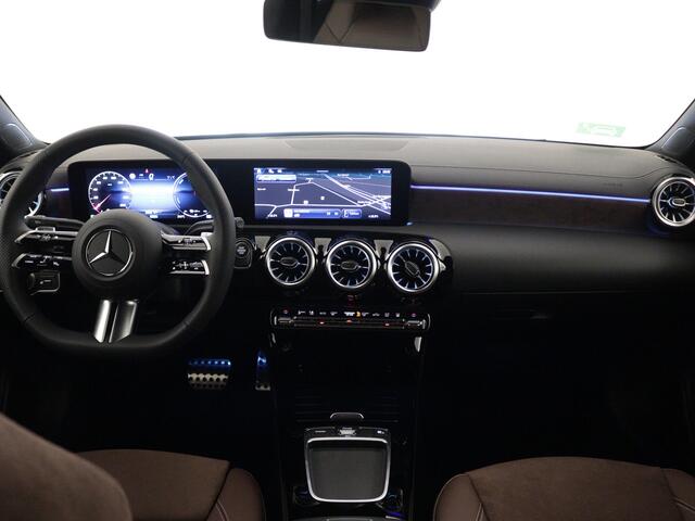 Mercedes-Benz CLA-KLASSE 250 e Star Edition AMG Line | Nightpakket | KEYLESS GO-comfortpakket | Parkeerpakket met achteruitrijcamera | USB pakket plus | Sfeerverlichting | Draadloos oplaadsysteem voor Smartphone |