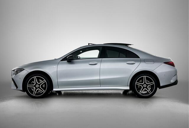 Mercedes-Benz CLA-KLASSE 250 e Business Solution AMG | Nightpakket | Adaptieve Cruise Control Distronic | Dodehoekassistent | MULTIBEAM LED | Panoramaschuifdak |