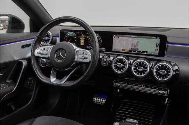 Mercedes-Benz CLA-KLASSE 200 AMG Nightpakket, Pano, Widescreen, Sfeerverlichting, Camera, 2019 BTW