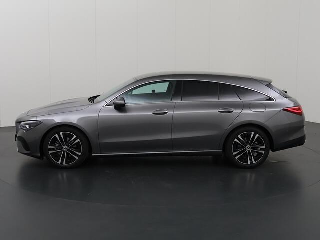 Mercedes-Benz CLA-KLASSE Shooting Brake 180 Star Edition Luxury Line | Stoelverwarming | Getint glas | Achteruitrijcamera | Sfeerverlichting