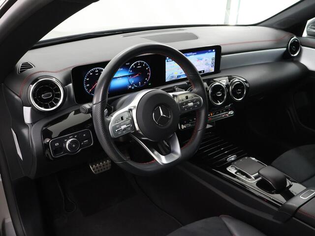 Mercedes-Benz CLA-KLASSE Shooting Brake 200 Advantage | AMG | Panoramadak | Achteruitrijcamera | Widescreen |