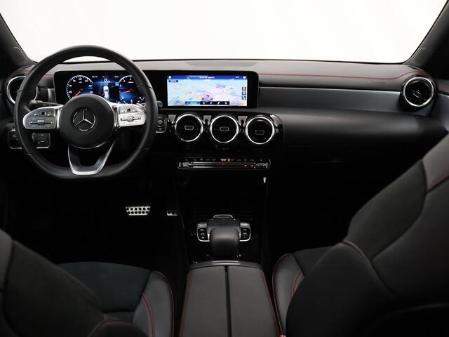 Mercedes-Benz CLA-KLASSE Shooting Brake 200 Advantage | AMG | Panoramadak | Achteruitrijcamera | Widescreen |