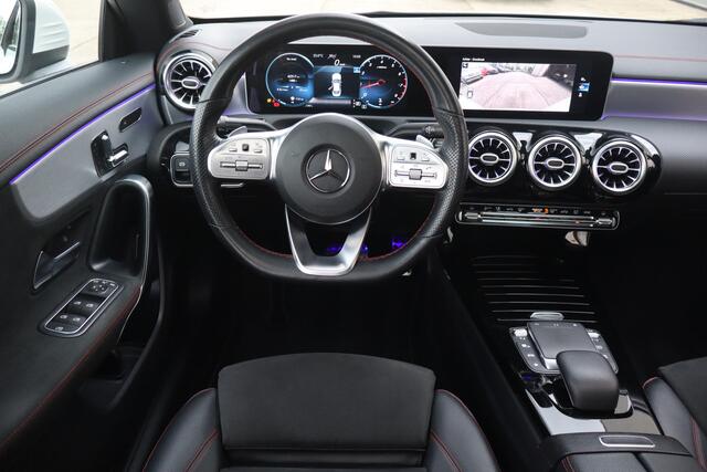 Mercedes-Benz CLA-KLASSE 220 4MATIC Premium Plus Mem-Seats I Sfeer I Matrix Led-Koplampen