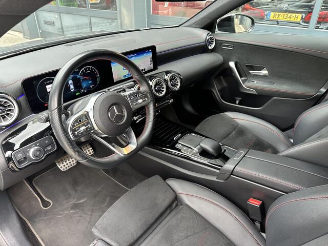 Mercedes-Benz CLA-KLASSE 250 e AMG-Line Premium Plus