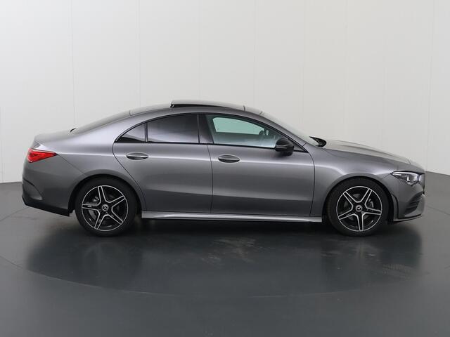 Mercedes-Benz CLA-KLASSE 180 Business Solution AMG | Night | Panoramadak | Stoelverwarming | Sfeerverlichting | Widescreen | Achteruitrijcamera |