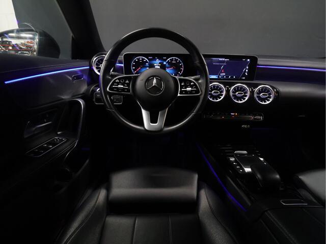 Mercedes-Benz CLA-KLASSE 200 Business Solution Progressive [SCHUIFKANTELDAK, CAMERA, PDC 360+, APPLE CARPLAY, ANDROID AUTO, STOELVERWARMING, CRUISE CONTROL, FLIPPERS, AUTO AIRCO, NAVIGATIE, NIEUWSTAAT]