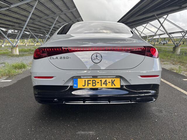 Mercedes-Benz CLA-KLASSE 250+ Launch Edition 85 kWh | Night | Panoramadak | DISTRONIC | Achteruitrijcamera | Dodehoekassistent | Trekhaak |