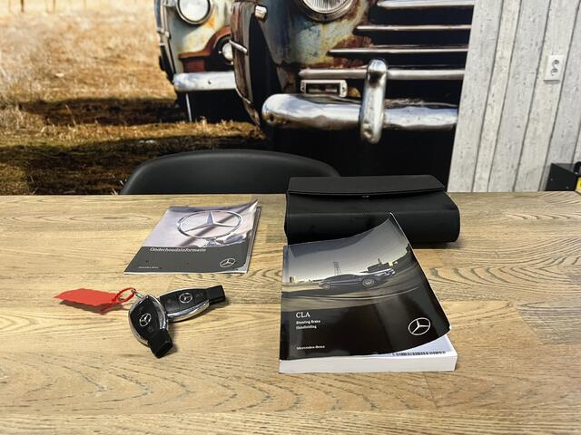 Mercedes-Benz CLA-KLASSE Shooting Brake 180 AUTOMAAT AMG SPORT EDITION 1e EIGENAAR PANO DAK CAMERA ALCANTARA LED NAVI CRUISE