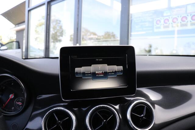 Mercedes-Benz CLA-KLASSE Shooting Brake 180 d Business | SPORTSTOELEN | CAMERA | CRUISE | NAVI |