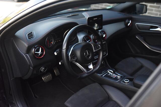 Mercedes-Benz CLA-KLASSE AMG 45 4MATIC Panoramadak