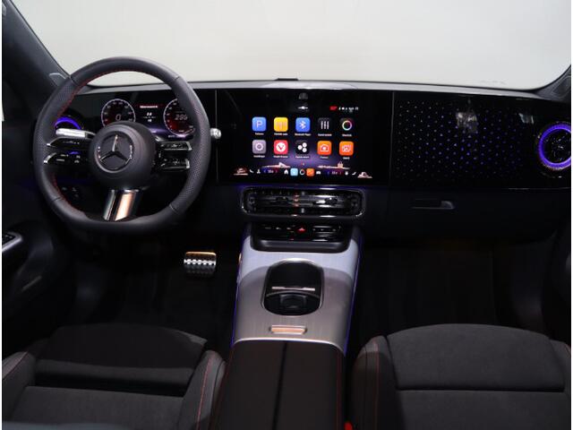 Mercedes-Benz CLA-KLASSE 250+ Launch Edition | AMG | Night | Panoramadak | 19" lichtmetalen velgen | Sfeerverlichting |