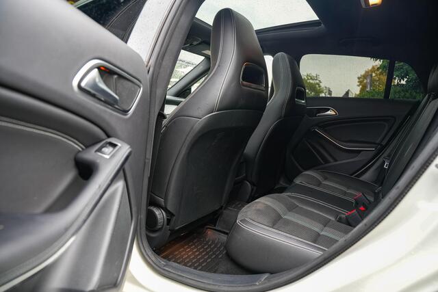 Mercedes-Benz CLA-KLASSE Shooting Brake 200 Business AMG Panoramadak Adapt. Cruise Xenon 18''LM