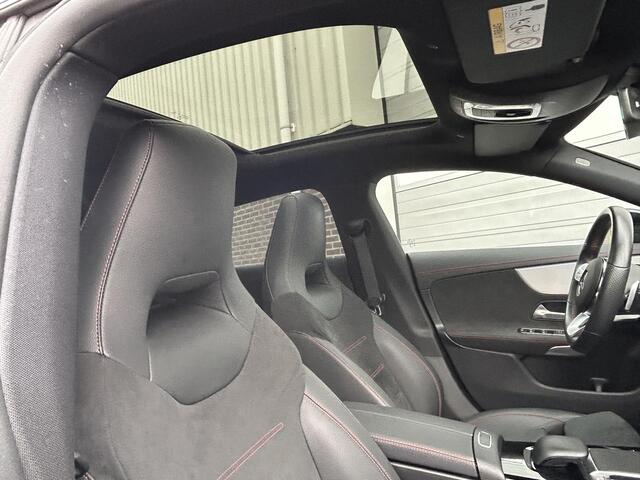 Mercedes-Benz CLA-KLASSE Shooting Brake 250 e AMG Line | Panoramadak | Nightpakket |