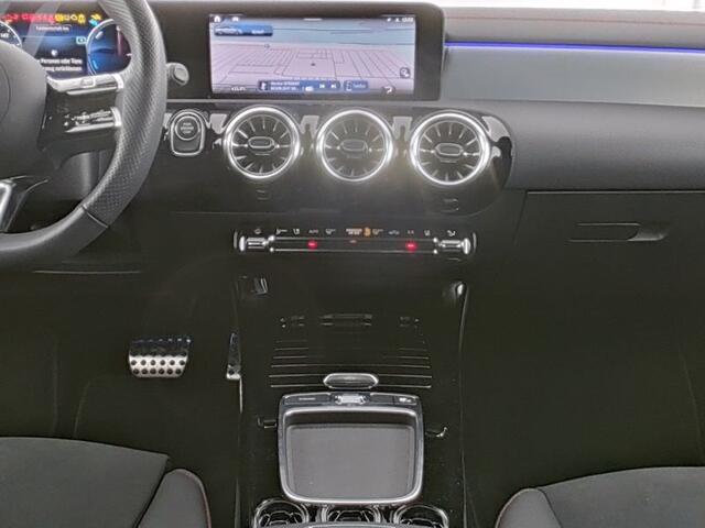 Mercedes-Benz CLA-KLASSE Shooting Brake 250 e AMG Plug-In Hybride AMG Line | NIght Pakket | Panorama Schuif-Kanteldak | Trekhaak | Multibeam Koplampen | 11kW Laden | Stuur en Stoelverwarming. Inclusief 24 maanden MB Certified garantie voor Europa.