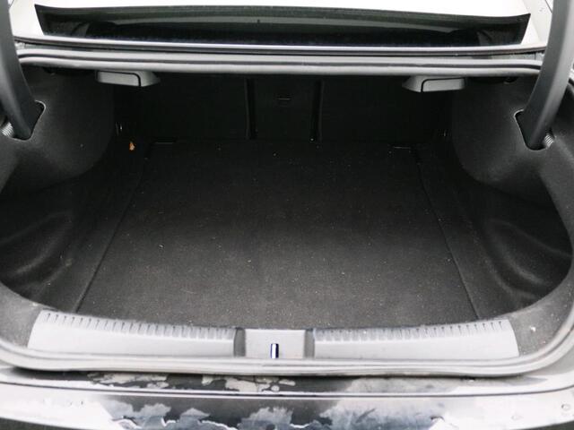 Mercedes-Benz CLA-KLASSE 180 Business Solution AMG AMG Line | Night Pakket | Panorama Schuif-Kanteldak | Sfeerverlichting | Memory Voorstoelen Ledkoplampen. Inclusief 24 maanden Mercedes-Benz Certified garantie voor Europa