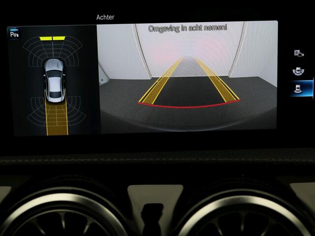 Mercedes-Benz CLA-KLASSE 180 Business Solution AMG AMG Line | Night Pakket | Panorama Schuif-Kanteldak | Sfeerverlichting | Memory Voorstoelen Ledkoplampen. Inclusief 24 maanden Mercedes-Benz Certified garantie voor Europa