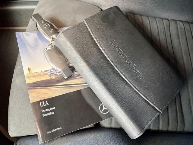 Mercedes-Benz CLA-KLASSE 180 AMG-Line Nightpakket Cruise Clima Navi NL Auto