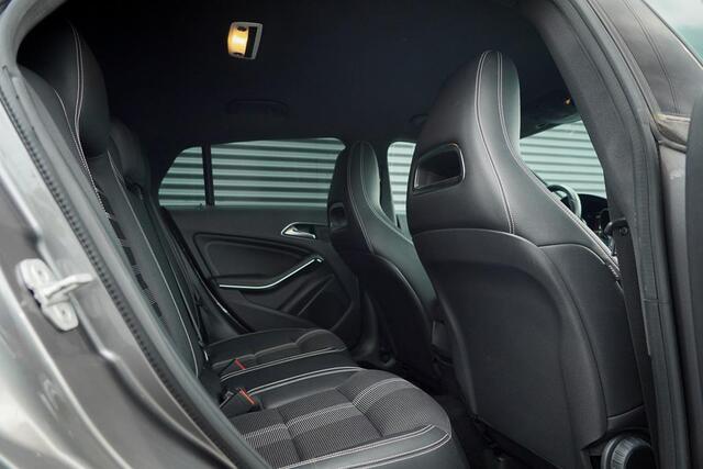 Mercedes-Benz CLA-KLASSE Shooting Brake 180 Lease Edition / Facelift / Stoelverwarming / Navi